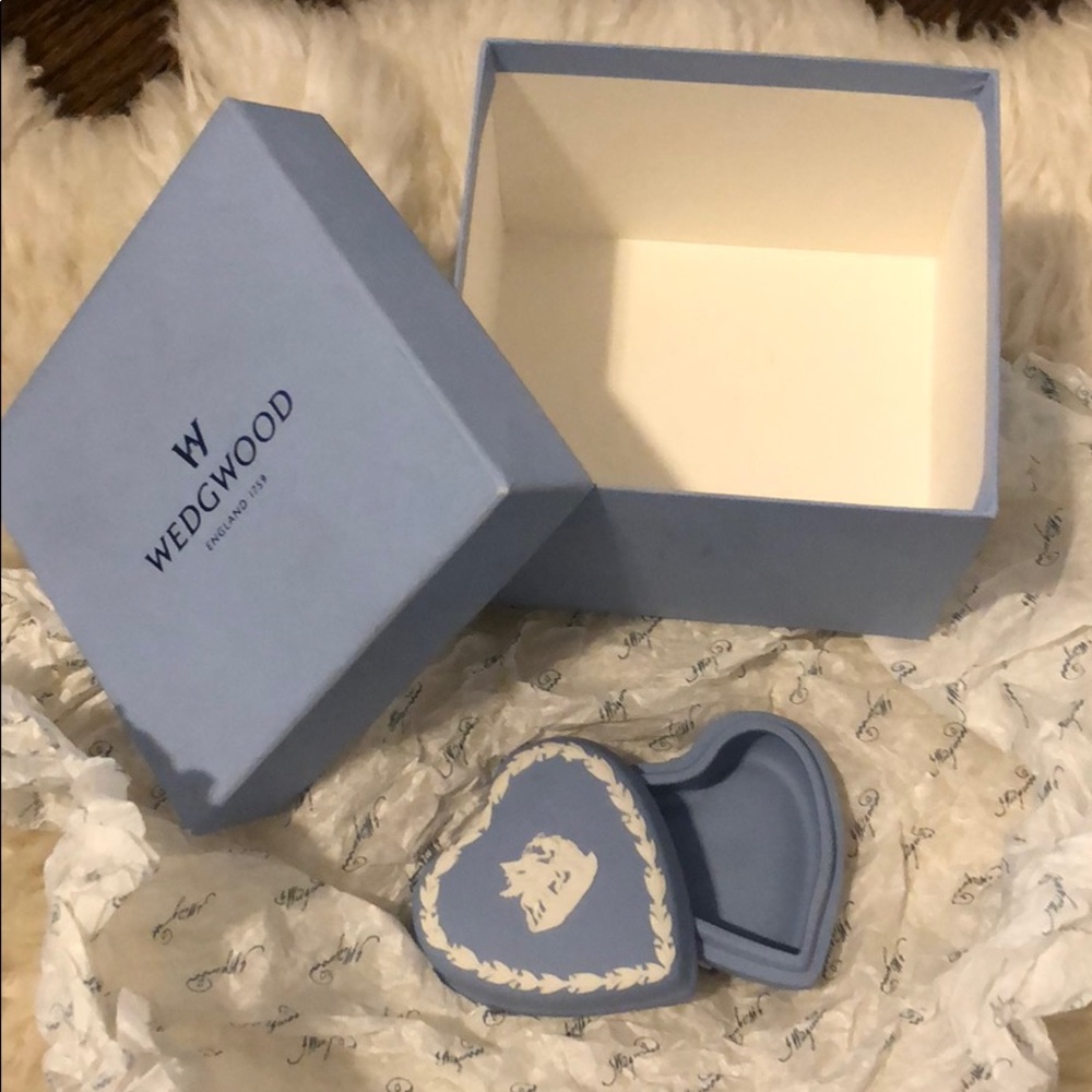 Wedgwood Heart Box (NIB)